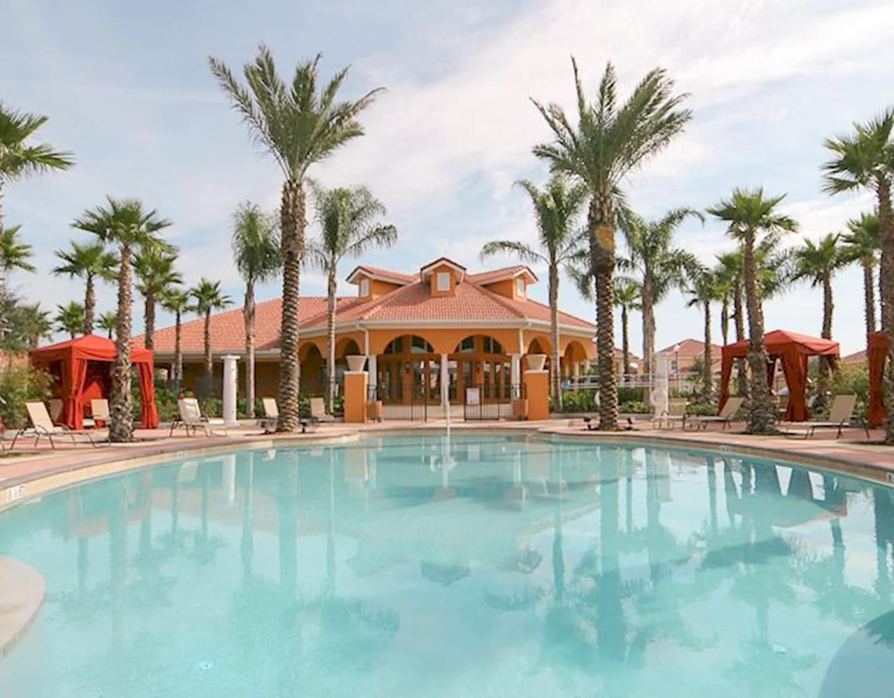 Large Spacious Home W Private Pool & Hot Tub Davenport Eksteriør billede