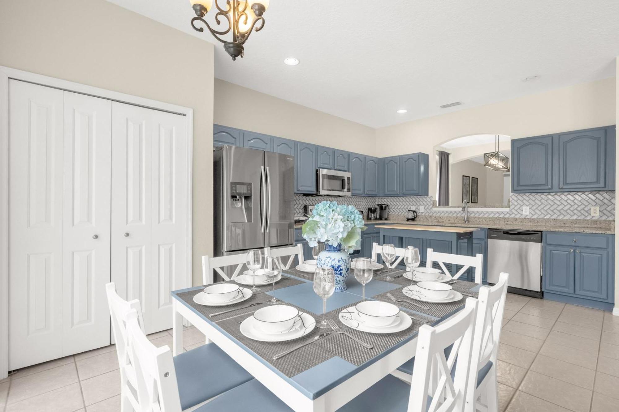 Large Spacious Home W Private Pool & Hot Tub Davenport Eksteriør billede