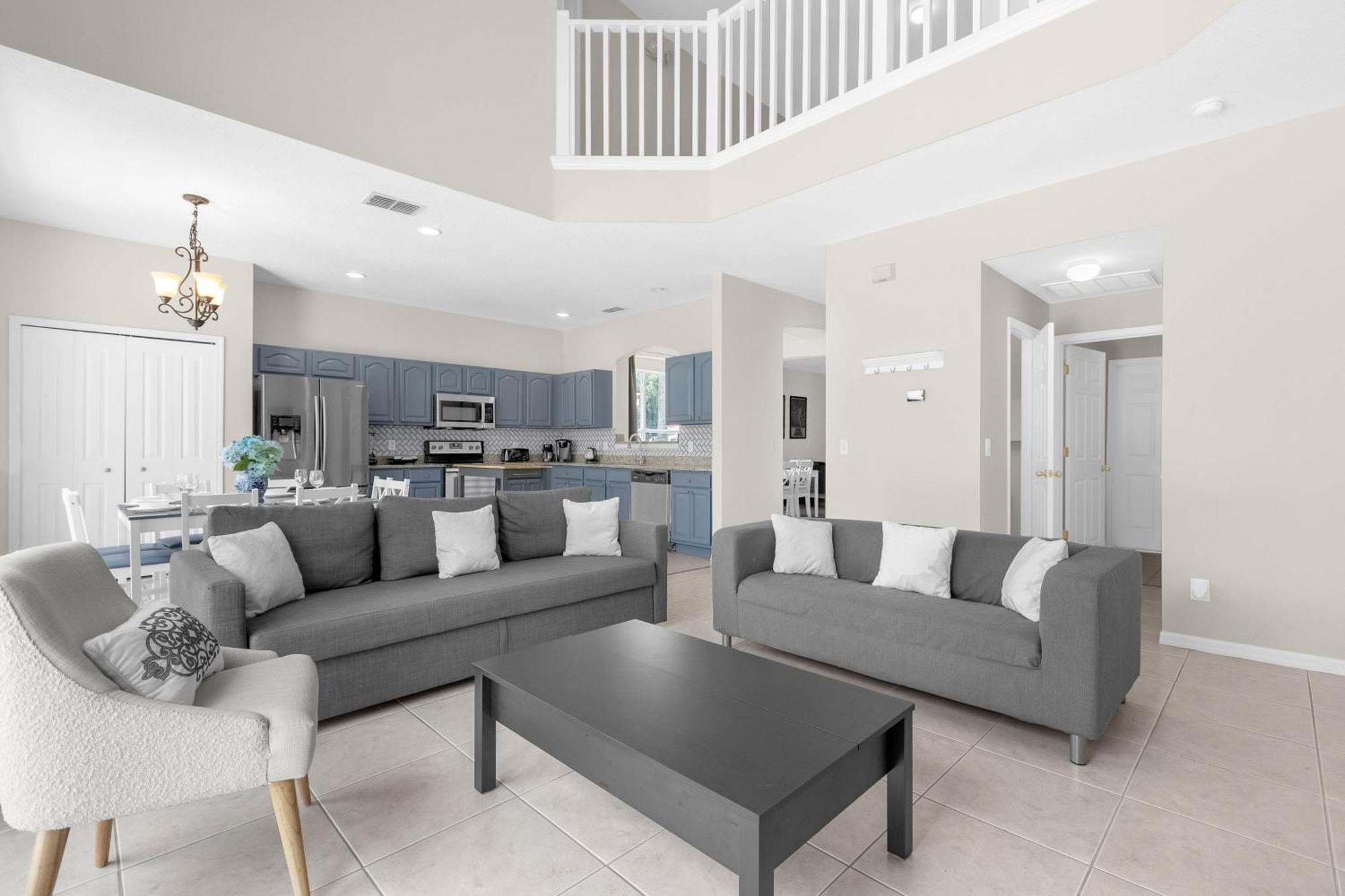 Large Spacious Home W Private Pool & Hot Tub Davenport Eksteriør billede