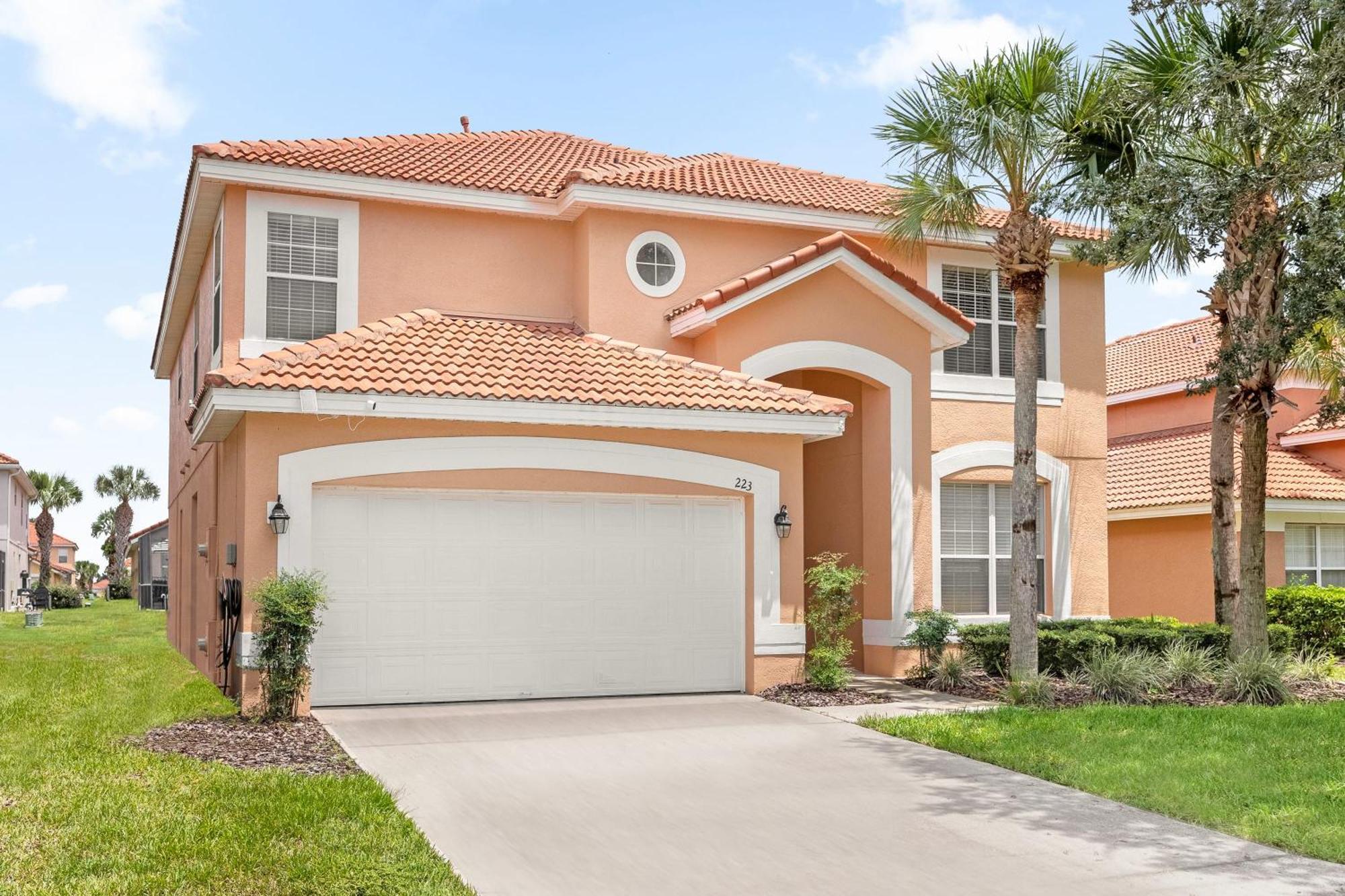 Large Spacious Home W Private Pool & Hot Tub Davenport Eksteriør billede